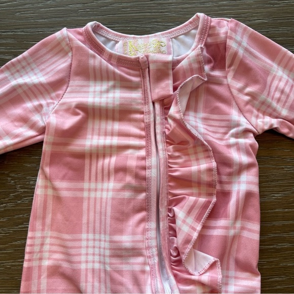 Kryssi Kouture Pink Ruffle Zippie Jumpsuit 0-3M - Picture 3 of 8